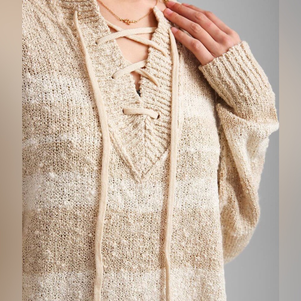 BKE Buckle Women’s Cream Striped Lace-Up V-Neck Knit Sweater - Size Small - Picture 3 of 7